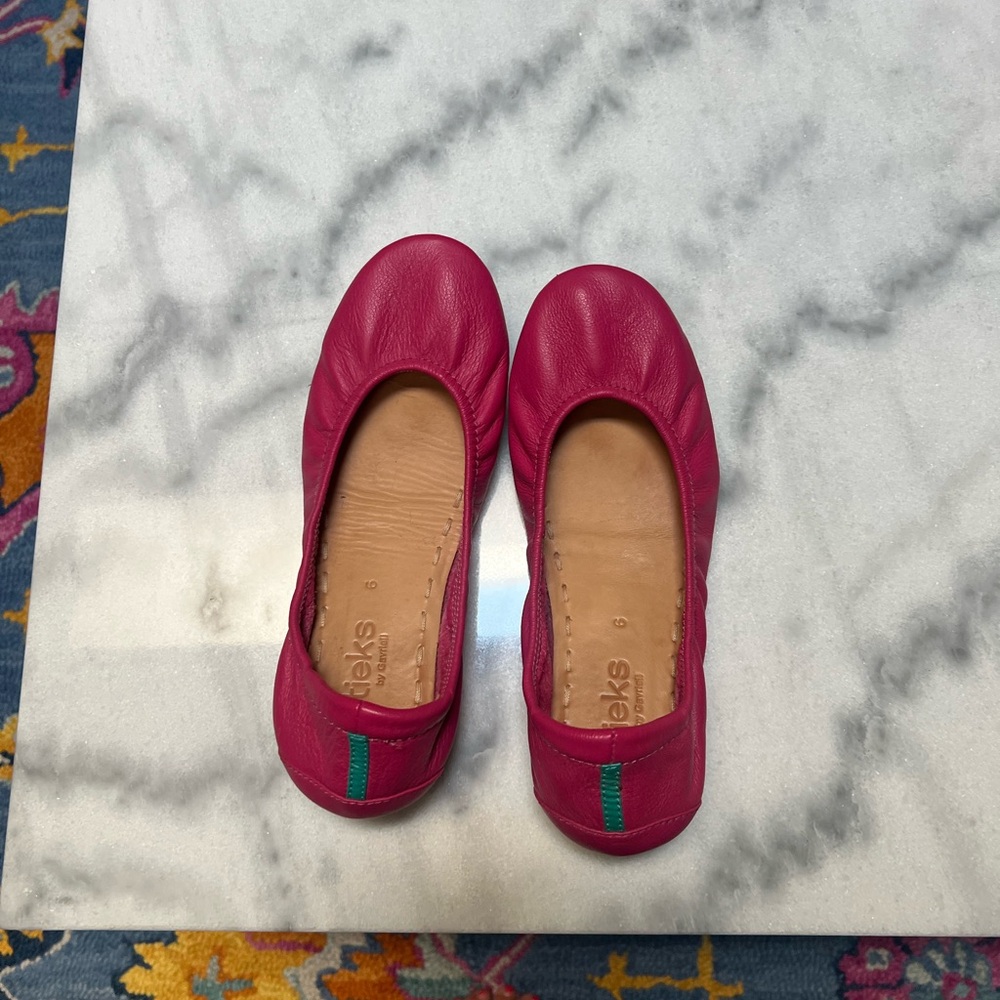 Tieks size 6 Stylish Pink Women's Shoes only wore a handful of times